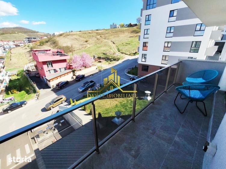 Apartament cu 3 camere semidecomandat, mobilat în Florești