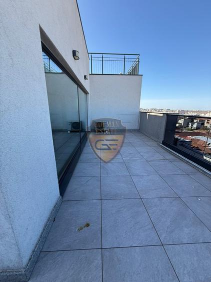 Apartament cu 3 camere decomandat, mobilat în Trocadero