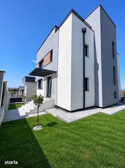 Casă cu 6 camere cu Teren 450 Mp în Apahida