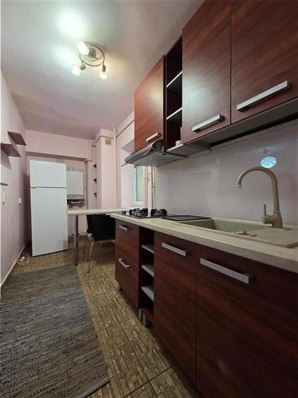 Garsoniera spatioasa de inchiriat str. De Mijloc - 7