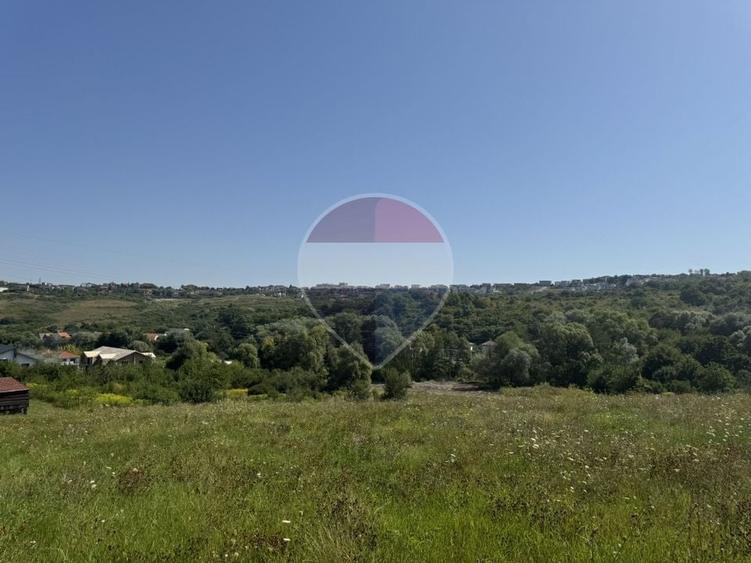 Teren Construcții intravilan de 7280 mp, în Câmpului