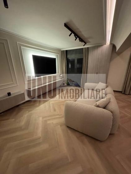 Piata Unirii-Etaj intermediar-Renovat complet - 1