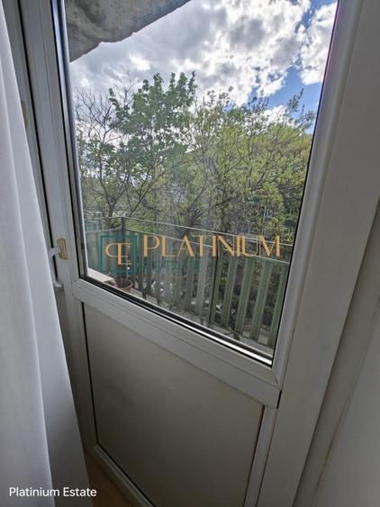 Apartament cu 4 camere decomandat, mobilat în Aradului