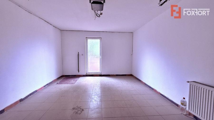 Casă individuală cu 5 camere cu Canalizare în Dumbrăvița