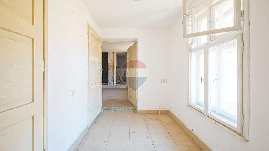 Apartament cu 3 camere nedecomandat în Centrul Istoric