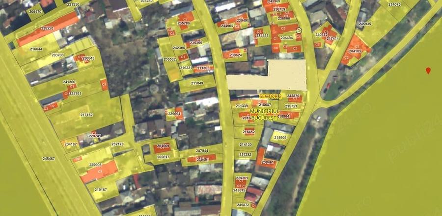 Teren de 975 mp, în Petricani