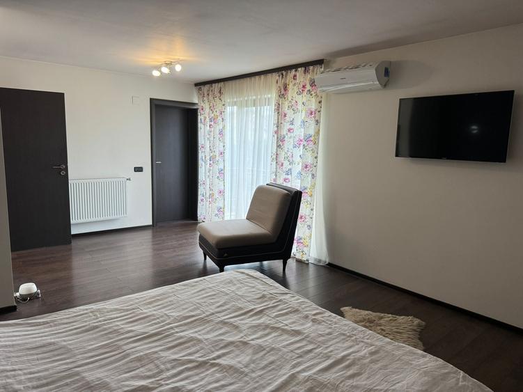 Casă individuală cu 5 camere cu Canalizare în Geamăna