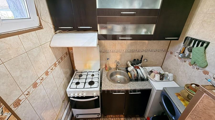 Apartament cu 2 camere semidecomandat, mobilat în Bariera Vâlcii