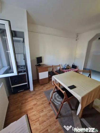 Apartament cu 3 camere decomandat în Hotvon