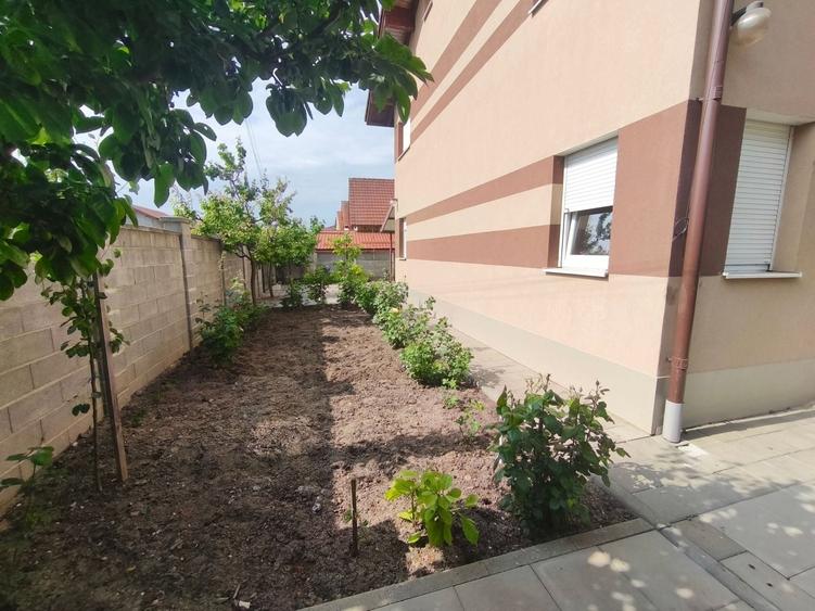 Duplex cu 7 camere cu Canalizare în Chișoda
