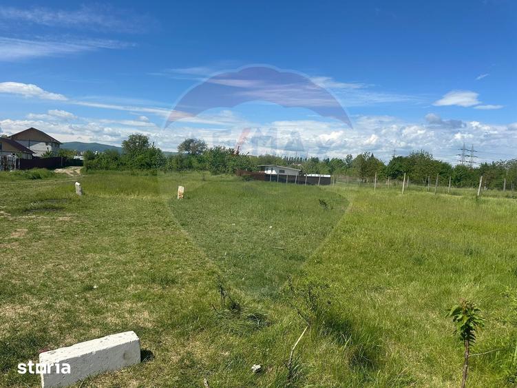 Teren de 6716 mp, în Izvoare