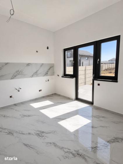 Casă cu 3 camere cu Teren 300 Mp în Central