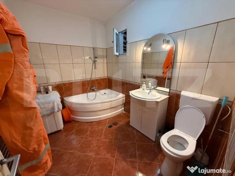 Casă cu 3 camere cu Teren 2800 Mp în Păulești