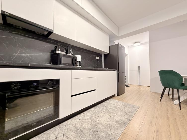 Apartament cu 2 camere semidecomandat, mobilat în Faleza Nord