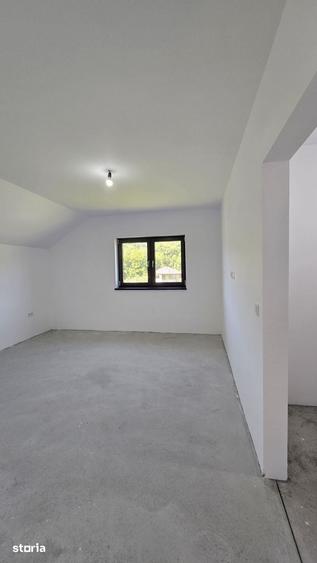 Casă cu 5 camere cu Teren 537 Mp în Central