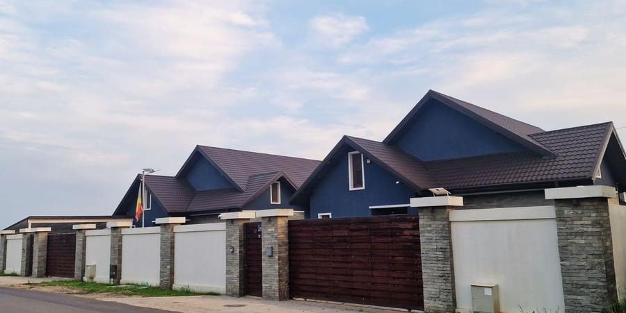 Casă individuală cu 5 camere cu Piscina în Izvorani