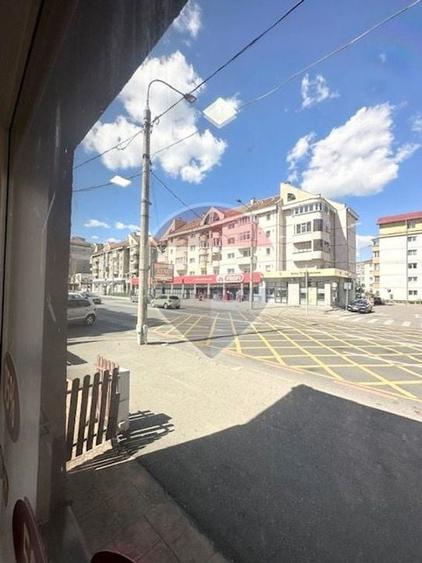 Spațiu comercial, de 150 mp, în Turnișor