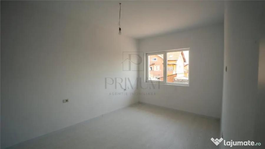 Casă cu 4 camere cu Teren 330 Mp în Central