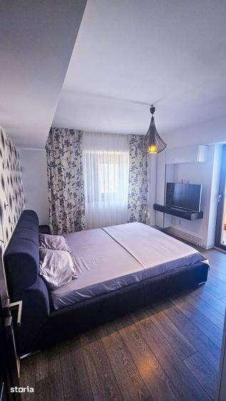 Apartament cu 3 camere decomandat în Calea București