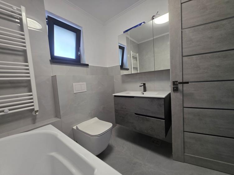 Duplex cu 4 camere decomandat cu Canalizare în Râșnov