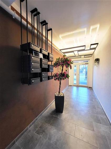 Apartament cu 2 camere decomandat, mobilat în Tractorul