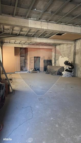 Casă cu 6 camere cu Teren 484 Mp în Central