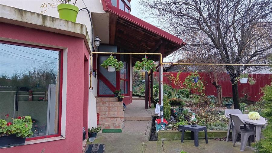 Casă individuală cu 5 camere cu Canalizare în Bârnova