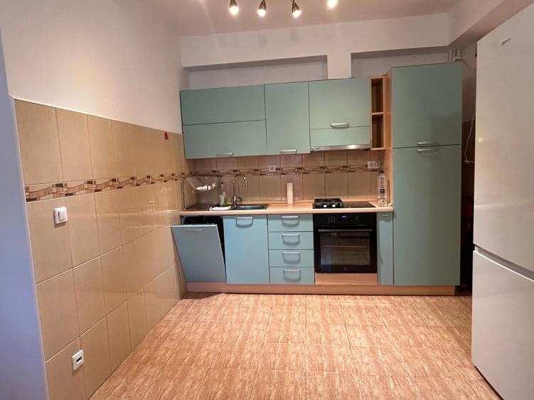 Apartament cu 3 camere în Torontalului