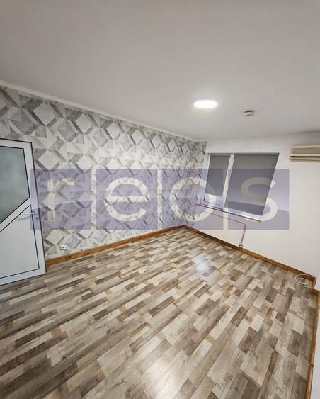 Casă individuală cu 4 camere cu Canalizare în Vitan