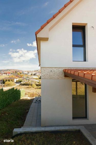 Casă cu 5 camere cu Teren 605 Mp în Ciurila