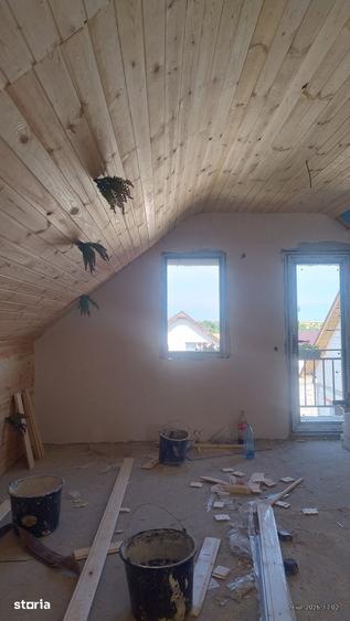 Casă cu 4 camere cu Teren 200 Mp în Lumina