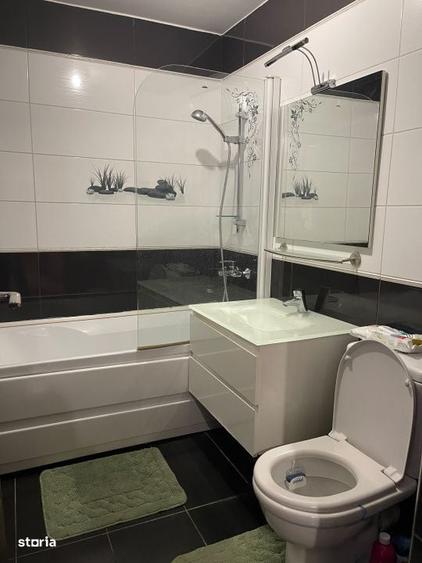Apartament cu 3 camere decomandat în Horezu