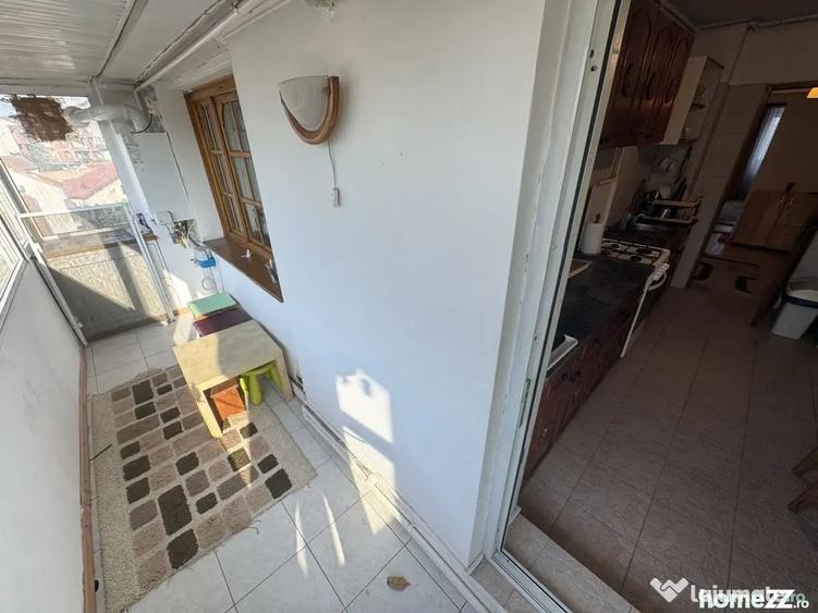 Apartament cu 3 camere decomandat în Delfinariu