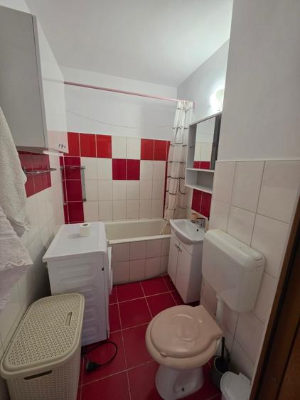 Garsonieră semidecomandată în Titan
