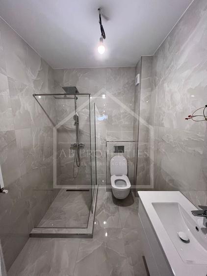 Apartament cu 2 camere decomandat în Sisești