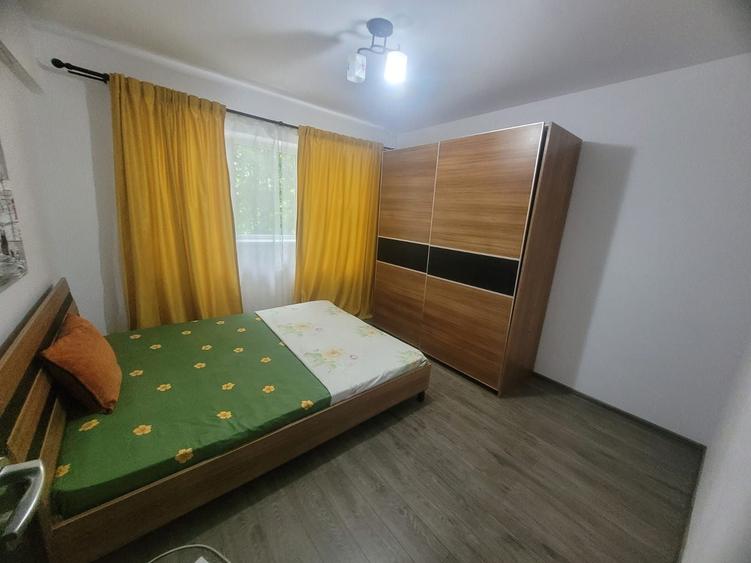 Apartament cu 2 camere decomandat în Malu Roșu