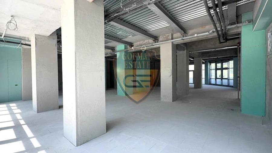 Spațiu comercial, de 920 mp, în Boema