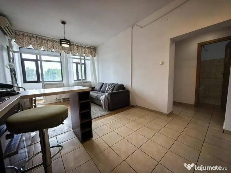 Apartament cu 2 camere semidecomandat în Bularga