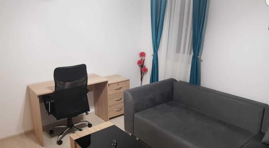 Garsonieră decomandată în Roșu