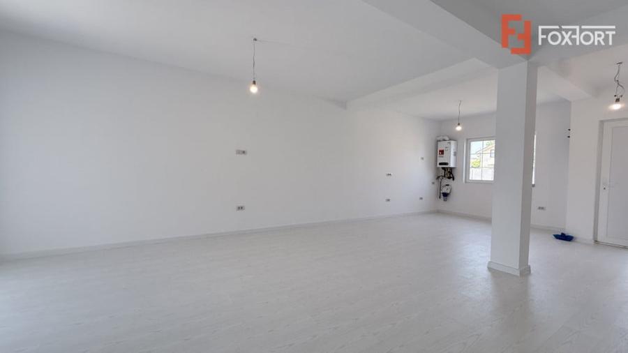 Casă cu 4 camere cu Teren 313 Mp în Moșnița Nouă