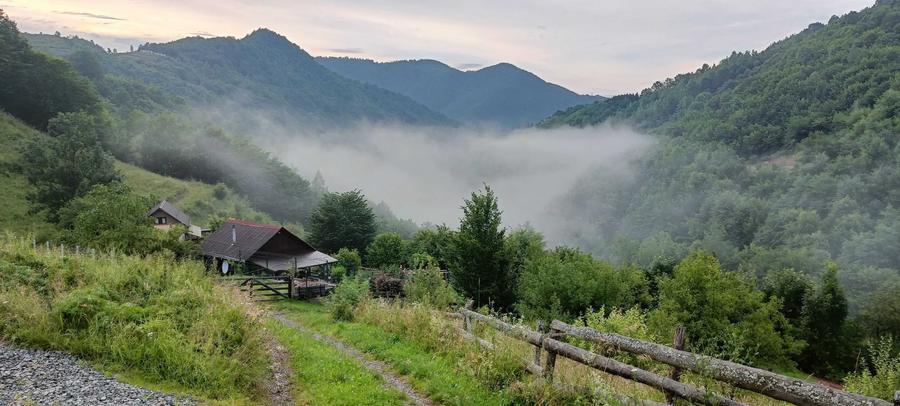 Teren intravilan pentru cabana | Somesu Rece | panorama superba spre munti | 35 min Cluj - 5