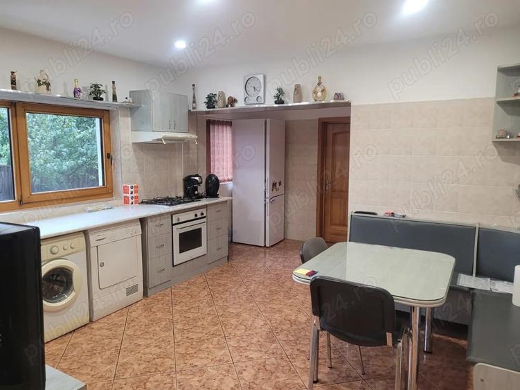 Casă cu 6 camere cu Teren 1300 Mp în Central