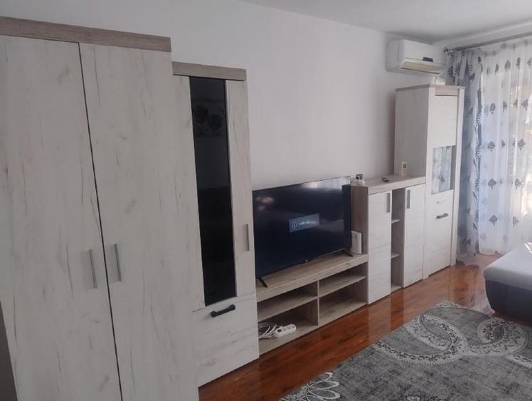 Apartament cu 3 camere decomandat, mobilat în Tomis Nord