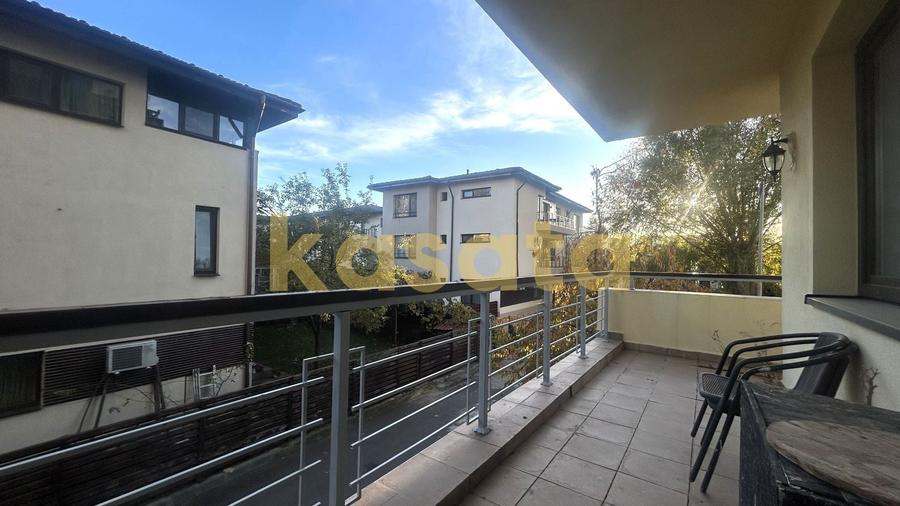 Apartament cu 3 camere semidecomandat, mobilat în Ostratu