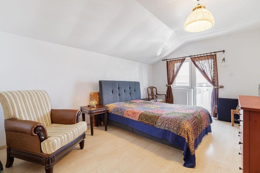 Casă cu 5 camere cu Teren 2253 Mp în Tâncăbești
