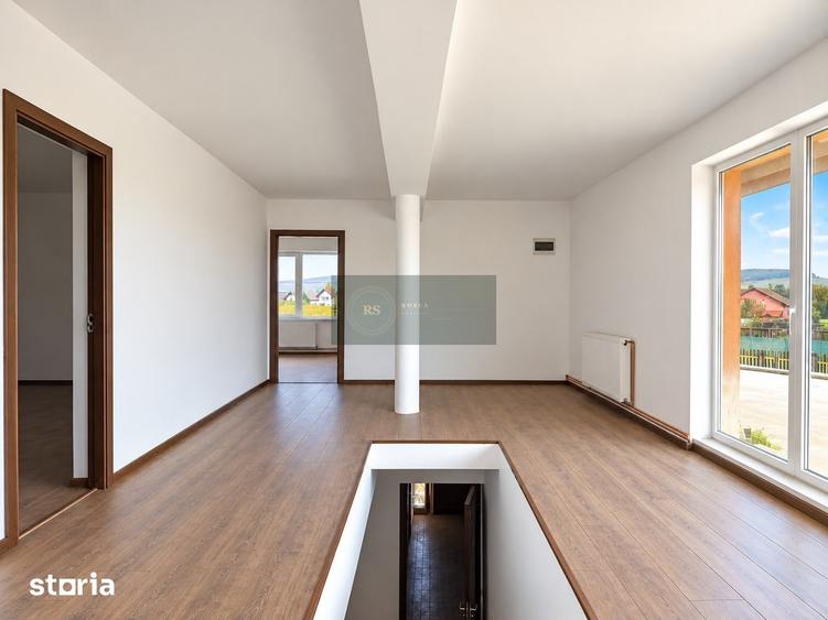 Casă cu 5 camere cu Teren 1895 Mp în Hărman