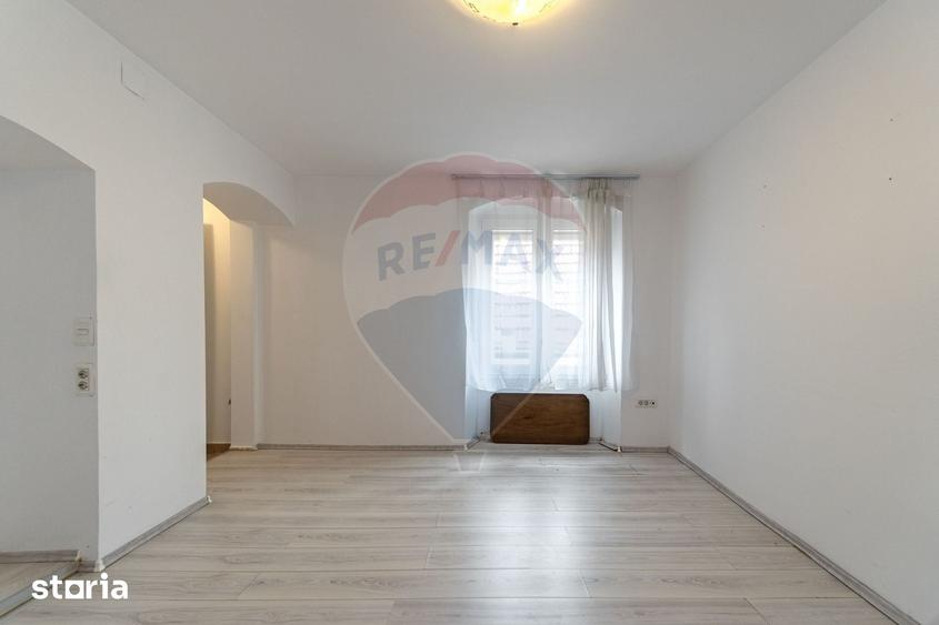 Apartament cu 2 camere semidecomandat în Centrul Istoric