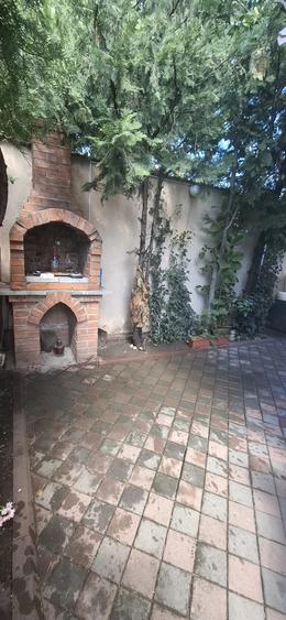 Casă cu 6 camere cu Teren 159 Mp în Andronache
