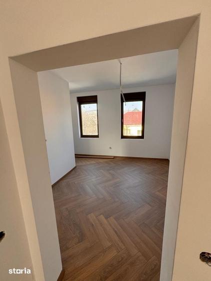 Casă cu 4 camere cu Teren 290 Mp în Gruia