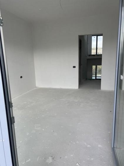 Duplex cu 4 camere cu Canalizare în Borhanci